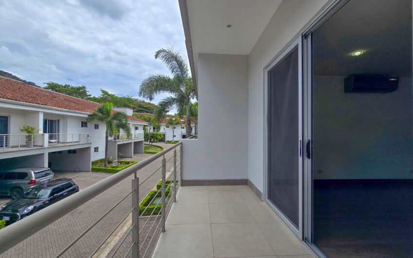 Jaboncillos Escazú! Condo con vista / jardín y línea blanca