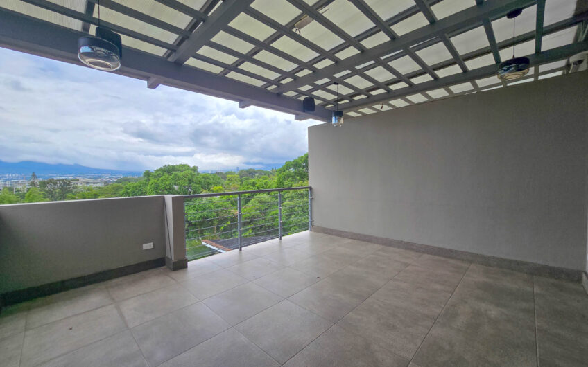 Jaboncillos Escazú! Condo con vista / jardín y línea blanca