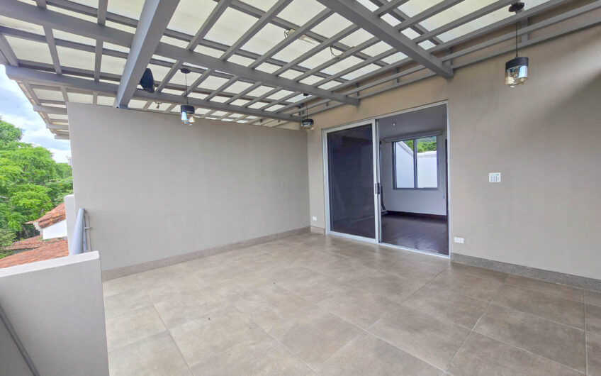 Jaboncillos Escazú! Condo con vista / jardín y línea blanca