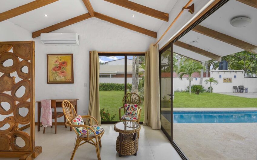 Casa Frente al Mar con Piscina Privada en Playa Tivives | Vista Espectacular + Airbnb Ready