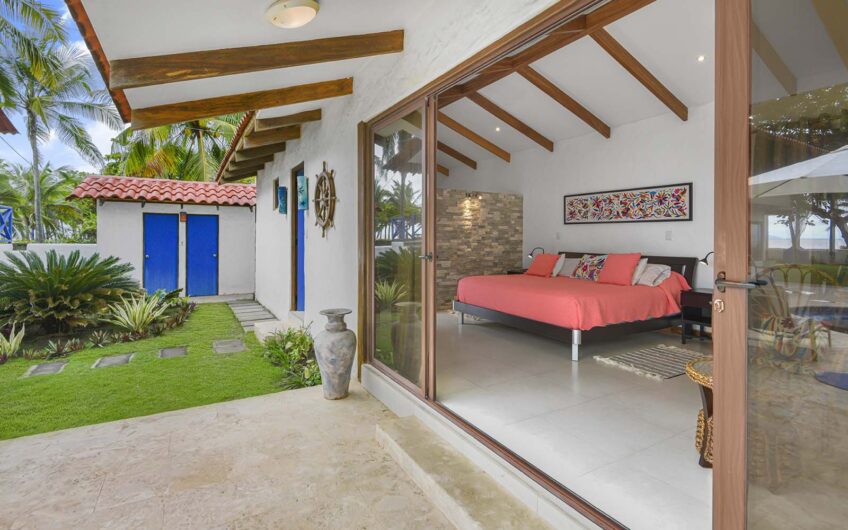 Casa Frente al Mar con Piscina Privada en Playa Tivives | Vista Espectacular + Airbnb Ready