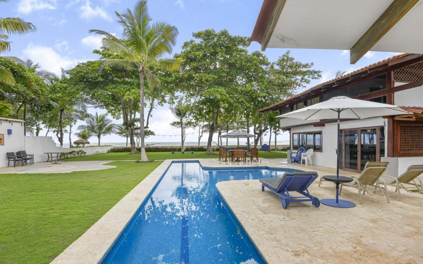 Casa Frente al Mar con Piscina Privada en Playa Tivives | Vista Espectacular + Airbnb Ready