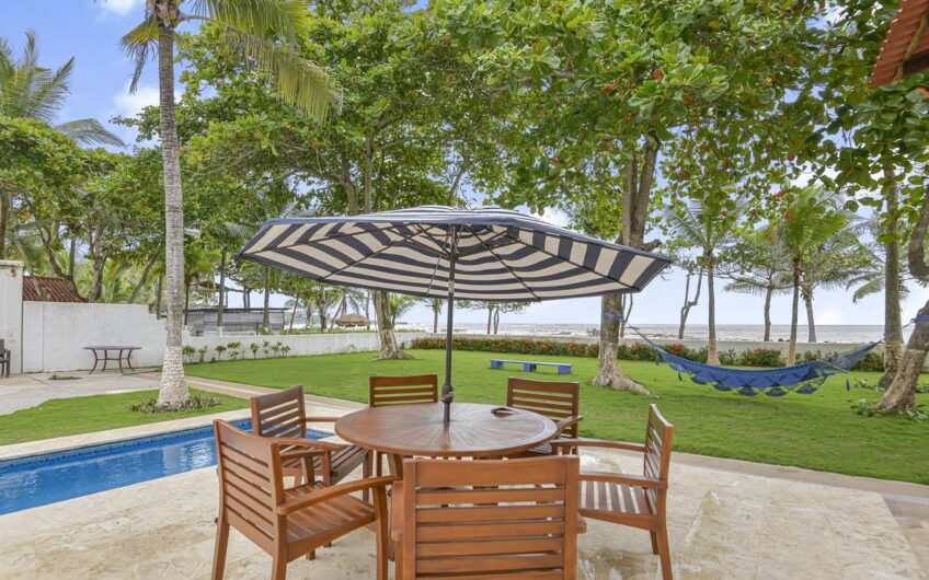Casa Frente al Mar con Piscina Privada en Playa Tivives | Vista Espectacular + Airbnb Ready