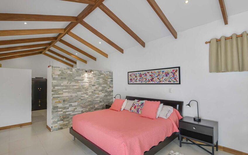 Casa Frente al Mar con Piscina Privada en Playa Tivives | Vista Espectacular + Airbnb Ready