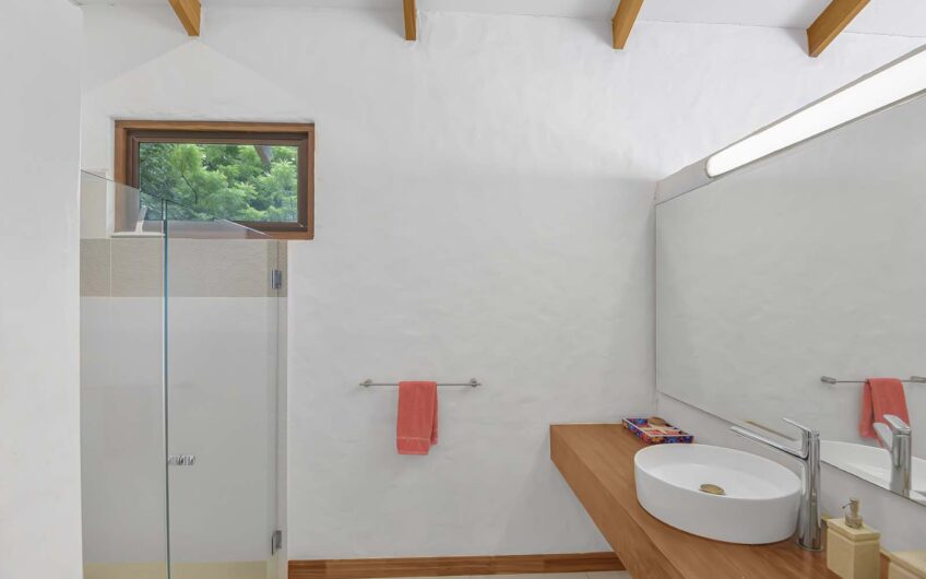 Casa Frente al Mar con Piscina Privada en Playa Tivives | Vista Espectacular + Airbnb Ready