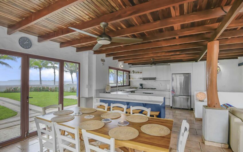 Casa Frente al Mar con Piscina Privada en Playa Tivives | Vista Espectacular + Airbnb Ready
