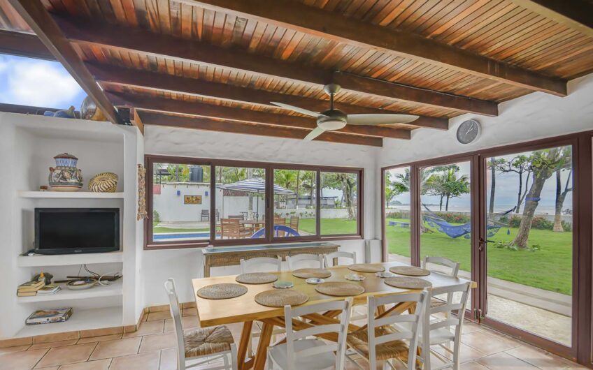 Casa Frente al Mar con Piscina Privada en Playa Tivives | Vista Espectacular + Airbnb Ready