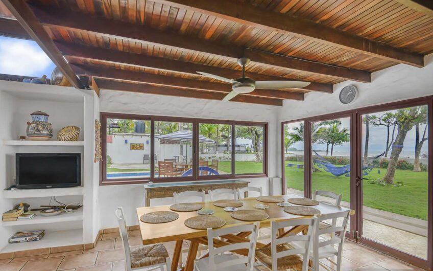 Casa Frente al Mar con Piscina Privada en Playa Tivives | Vista Espectacular + Airbnb Ready