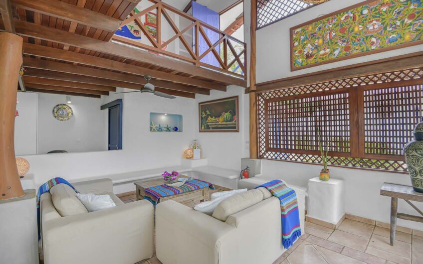 Casa Frente al Mar con Piscina Privada en Playa Tivives | Vista Espectacular + Airbnb Ready