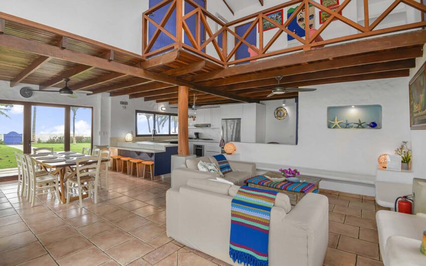 Casa Frente al Mar con Piscina Privada en Playa Tivives | Vista Espectacular + Airbnb Ready
