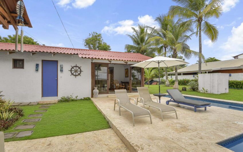 Casa Frente al Mar con Piscina Privada en Playa Tivives | Vista Espectacular + Airbnb Ready