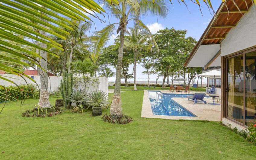 Casa Frente al Mar con Piscina Privada en Playa Tivives | Vista Espectacular + Airbnb Ready