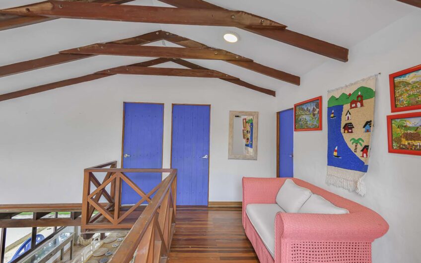 Casa Frente al Mar con Piscina Privada en Playa Tivives | Vista Espectacular + Airbnb Ready