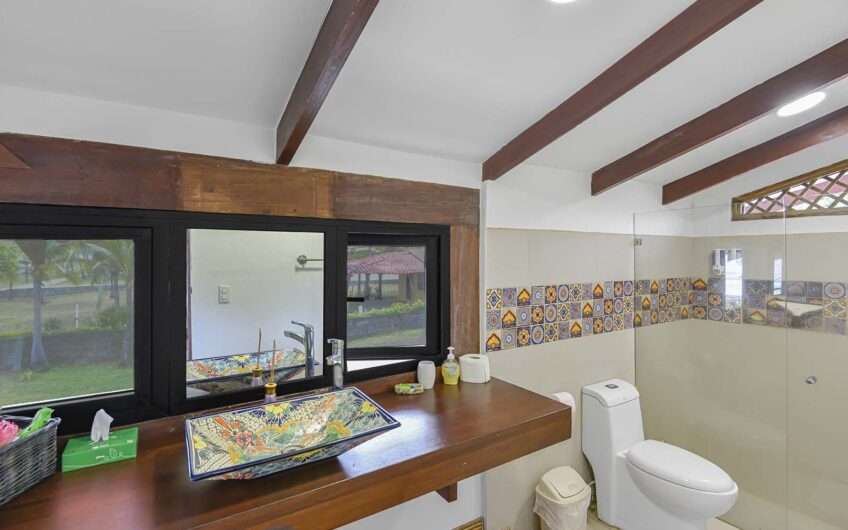 Casa Frente al Mar con Piscina Privada en Playa Tivives | Vista Espectacular + Airbnb Ready