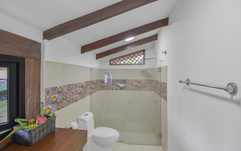 Casa Frente al Mar con Piscina Privada en Playa Tivives | Vista Espectacular + Airbnb Ready