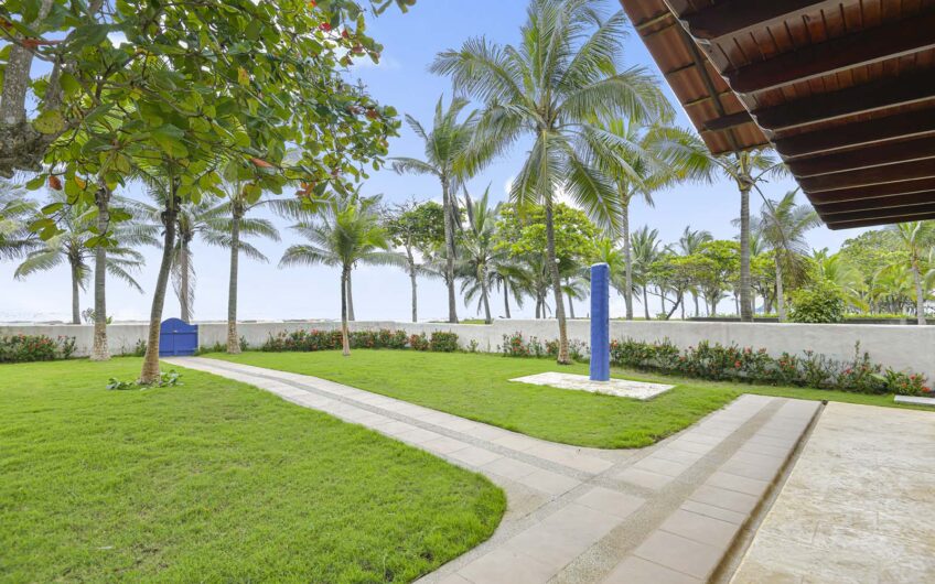 Casa Frente al Mar con Piscina Privada en Playa Tivives | Vista Espectacular + Airbnb Ready