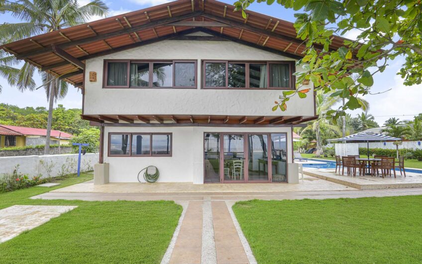 Casa Frente al Mar con Piscina Privada en Playa Tivives | Vista Espectacular + Airbnb Ready