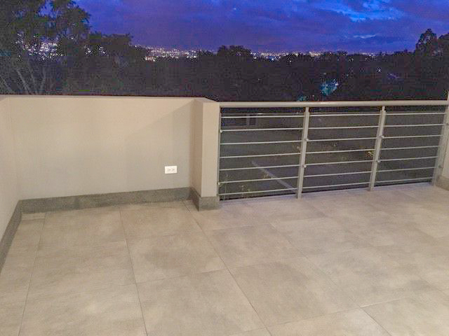Condo con vista / jardín y línea blanca en Jaboncillos Escazú