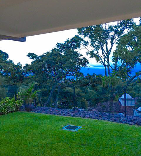 Condo con vista / jardín y línea blanca en Jaboncillos Escazú