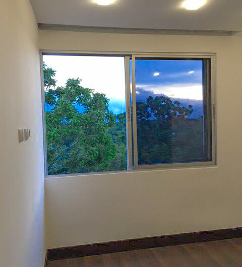 Condo con vista / jardín y línea blanca en Jaboncillos Escazú