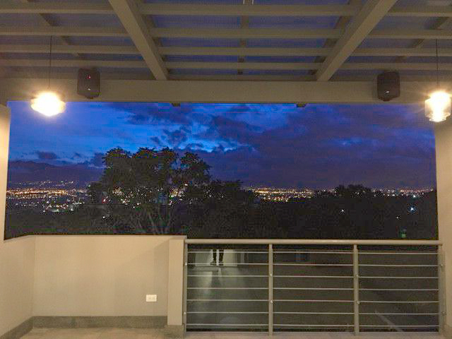 Jaboncillos Escazú! Condo con vista / jardín y línea blanca