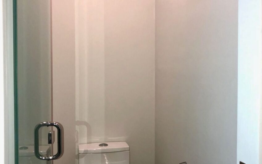 Lujoso apartamento con línea blanca y vista en Brasil de Santa Ana