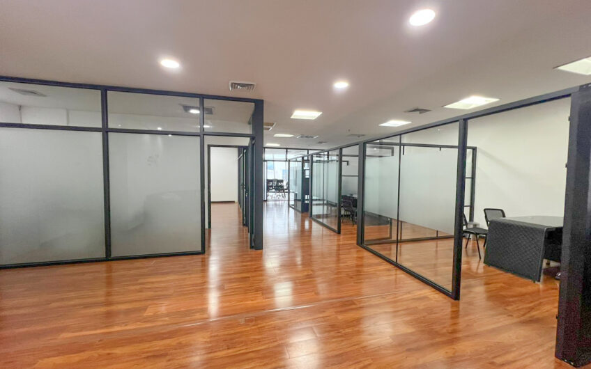 Oficina Corporativa de 180 m2 en Alquiler en San Rafael de Escazú
