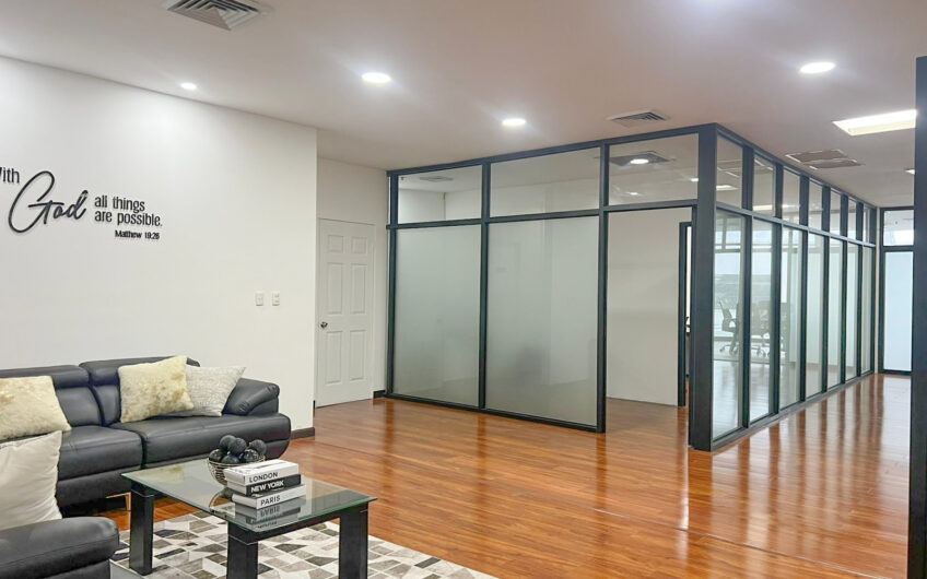 Oficina Corporativa de 180 m2 en Alquiler en San Rafael de Escazú