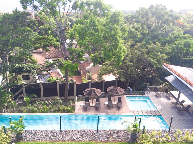 Condo con vista / jardín y línea blanca en Jaboncillos Escazú