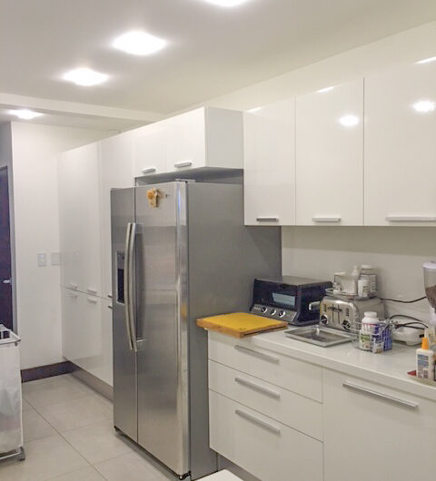 Condo con vista / jardín y línea blanca en Jaboncillos Escazú