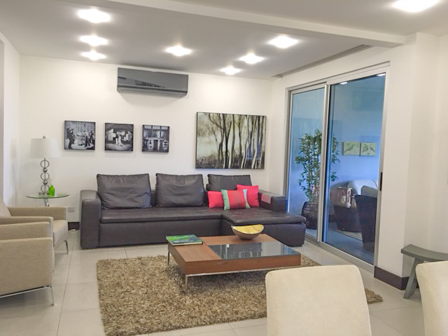 Condo con vista / jardín y línea blanca en Jaboncillos Escazú