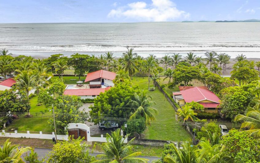 Casa Frente al Mar con Piscina Privada en Playa Tivives | Vista Espectacular + Airbnb Ready