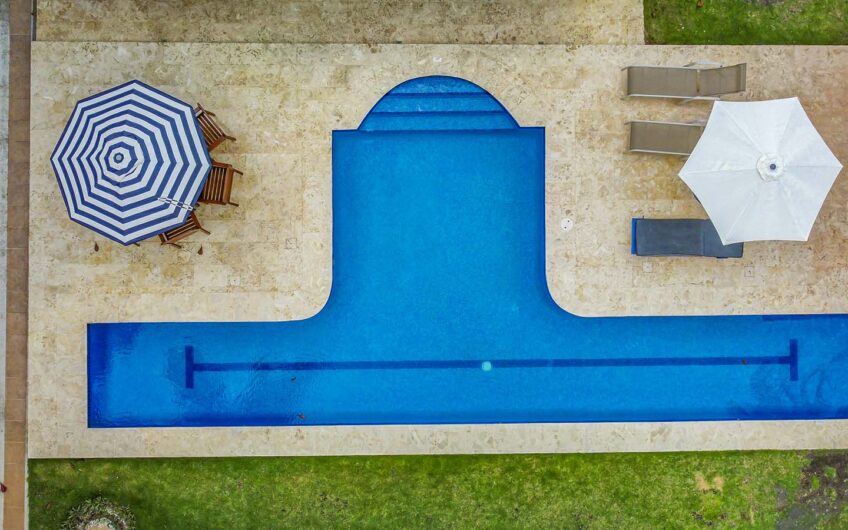 Casa Frente al Mar con Piscina Privada en Playa Tivives | Vista Espectacular + Airbnb Ready