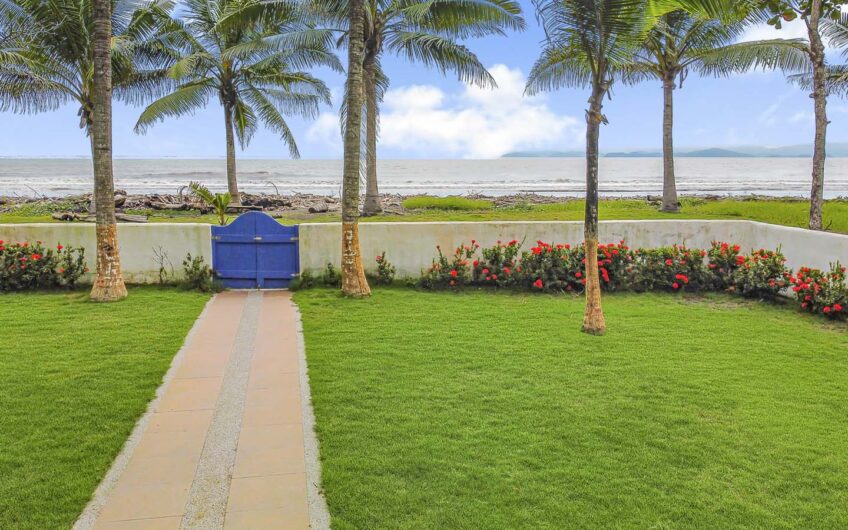 Casa Frente al Mar con Piscina Privada en Playa Tivives | Vista Espectacular + Airbnb Ready