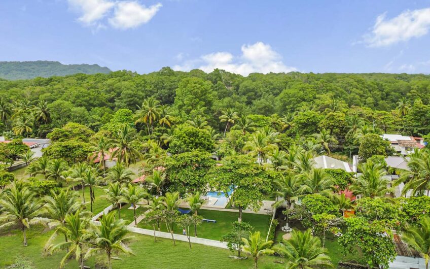 Casa Frente al Mar con Piscina Privada en Playa Tivives | Vista Espectacular + Airbnb Ready