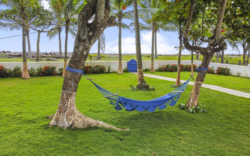 Casa Frente al Mar con Piscina Privada en Playa Tivives | Vista Espectacular + Airbnb Ready