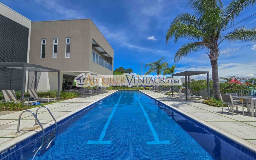 Source Living Guachipelín Escazú! Condo de 3 habit. con línea blanca