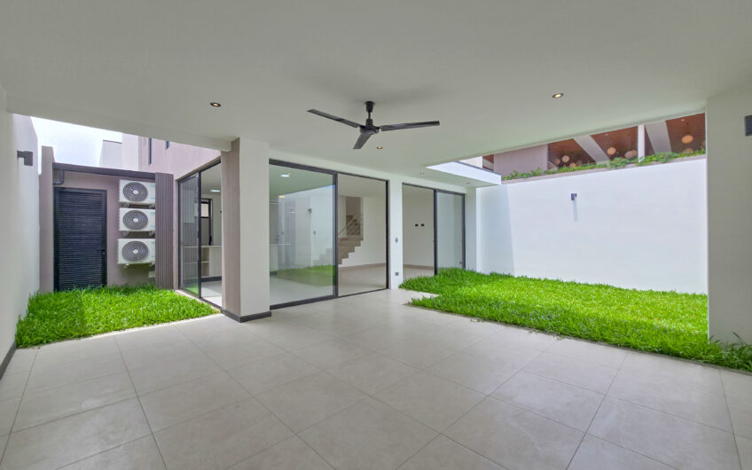 Para estrenar! Alquiler de casa en Condominio Lindora Village – Santa Ana