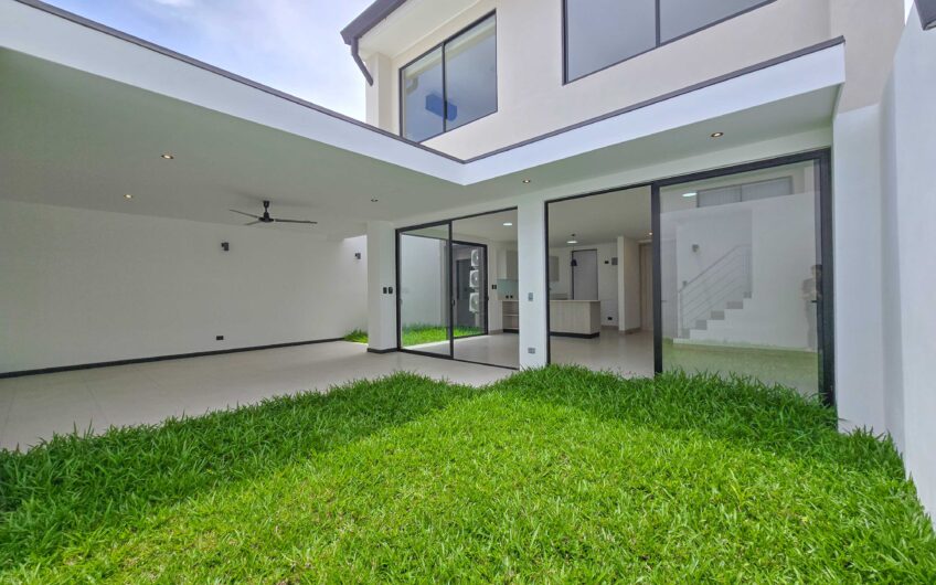 Para estrenar! Alquiler de casa en Condominio Lindora Village – Santa Ana