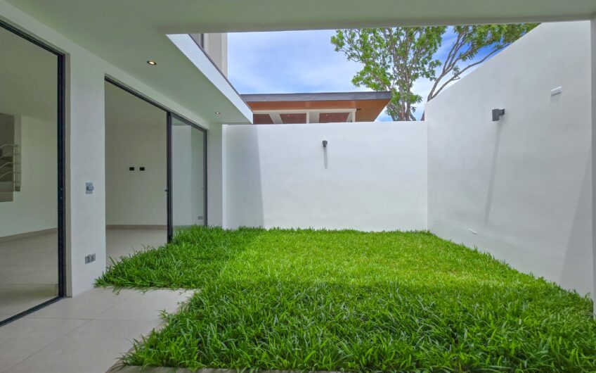 Para estrenar! Alquiler de casa en Condominio Lindora Village – Santa Ana