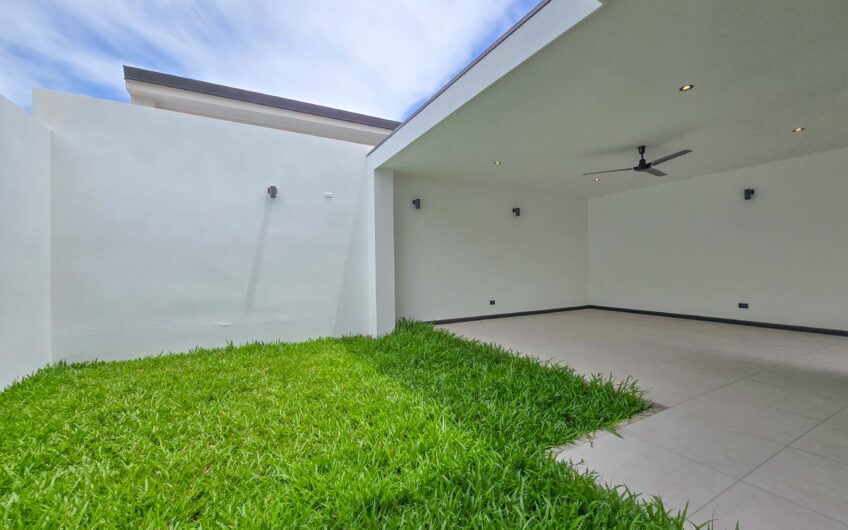 Para estrenar! Alquiler de casa en Condominio Lindora Village – Santa Ana