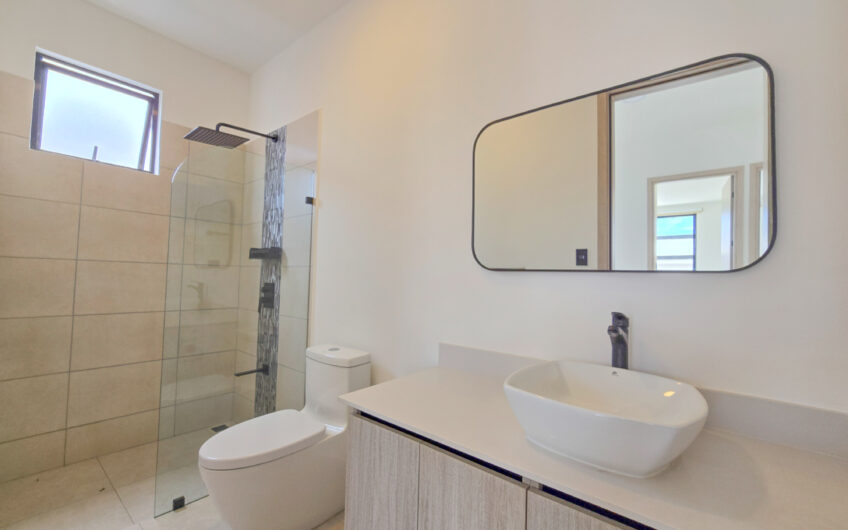 Para estrenar! Alquiler de casa en Condominio Lindora Village – Santa Ana