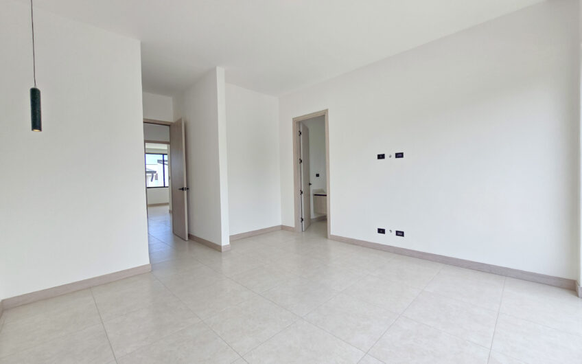 Para estrenar! Alquiler de casa en Condominio Lindora Village – Santa Ana