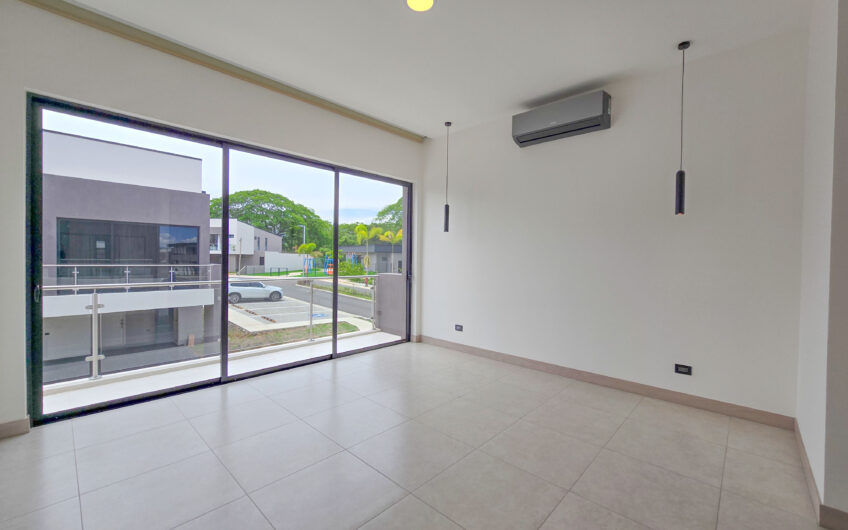 Para estrenar! Alquiler de casa en Condominio Lindora Village – Santa Ana