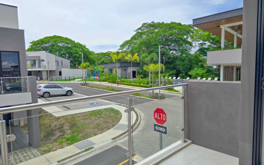 Para estrenar! Alquiler de casa en Condominio Lindora Village – Santa Ana