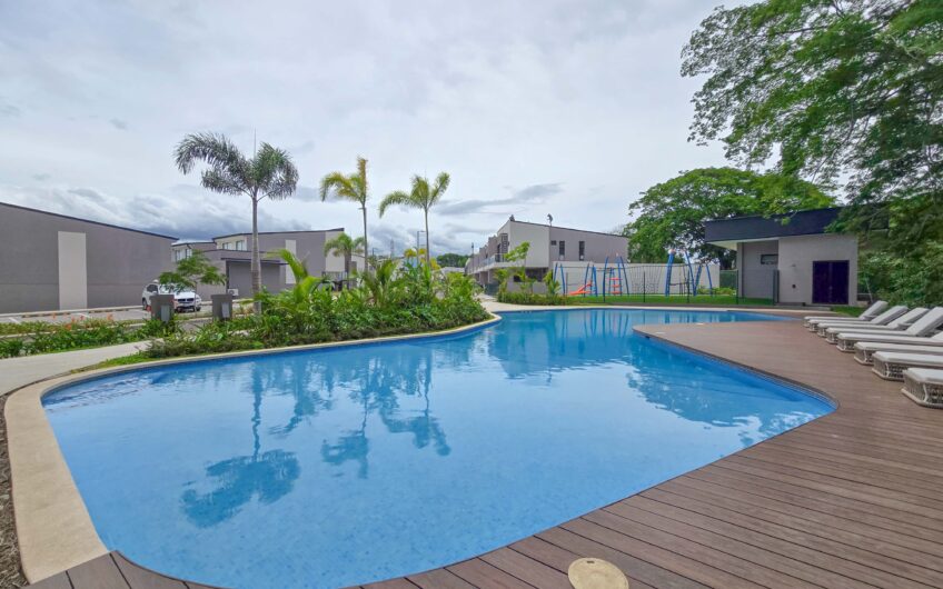 Para estrenar! Alquiler de casa en Condominio Lindora Village – Santa Ana