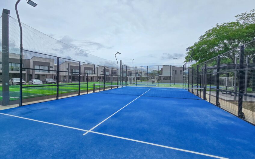 Para estrenar! Alquiler de casa en Condominio Lindora Village – Santa Ana