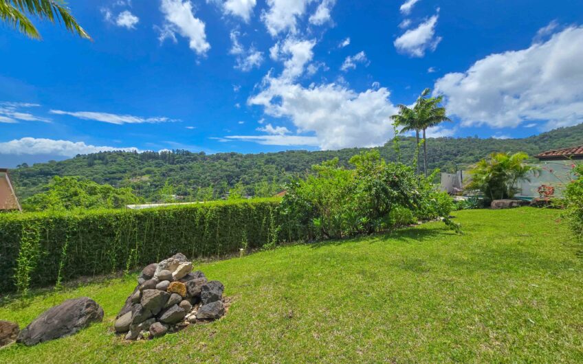 Lujosa Casa con Piscina Privada y Espectaculares Vistas / Piedades Santa Ana / 6 Habit. / 605 m²