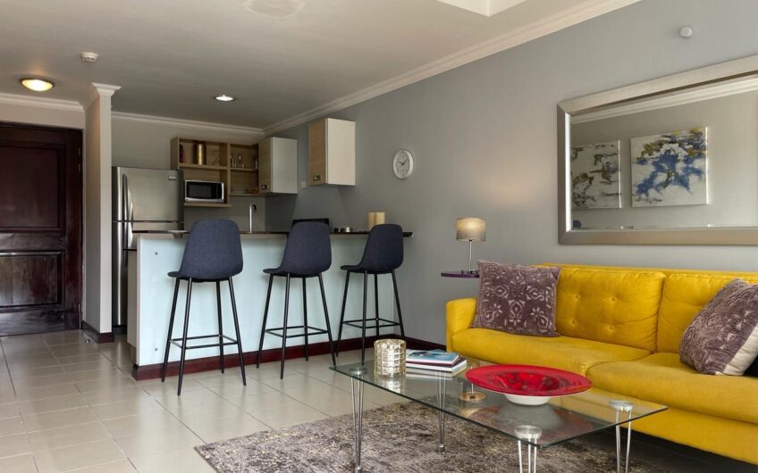 Avalon Santa Ana Centro! Apartamento amueblado con balcón