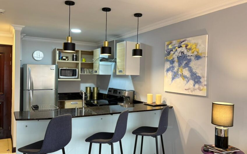 Avalon Santa Ana Centro! Apartamento amueblado con balcón